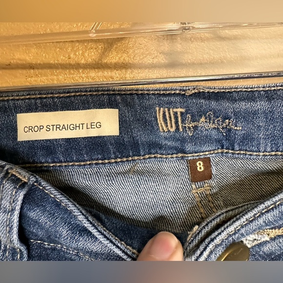 Kut from the Kloth Women’s Crop Straight Leg Jeans Size 8 Light Distressing - Picture 5 of 7